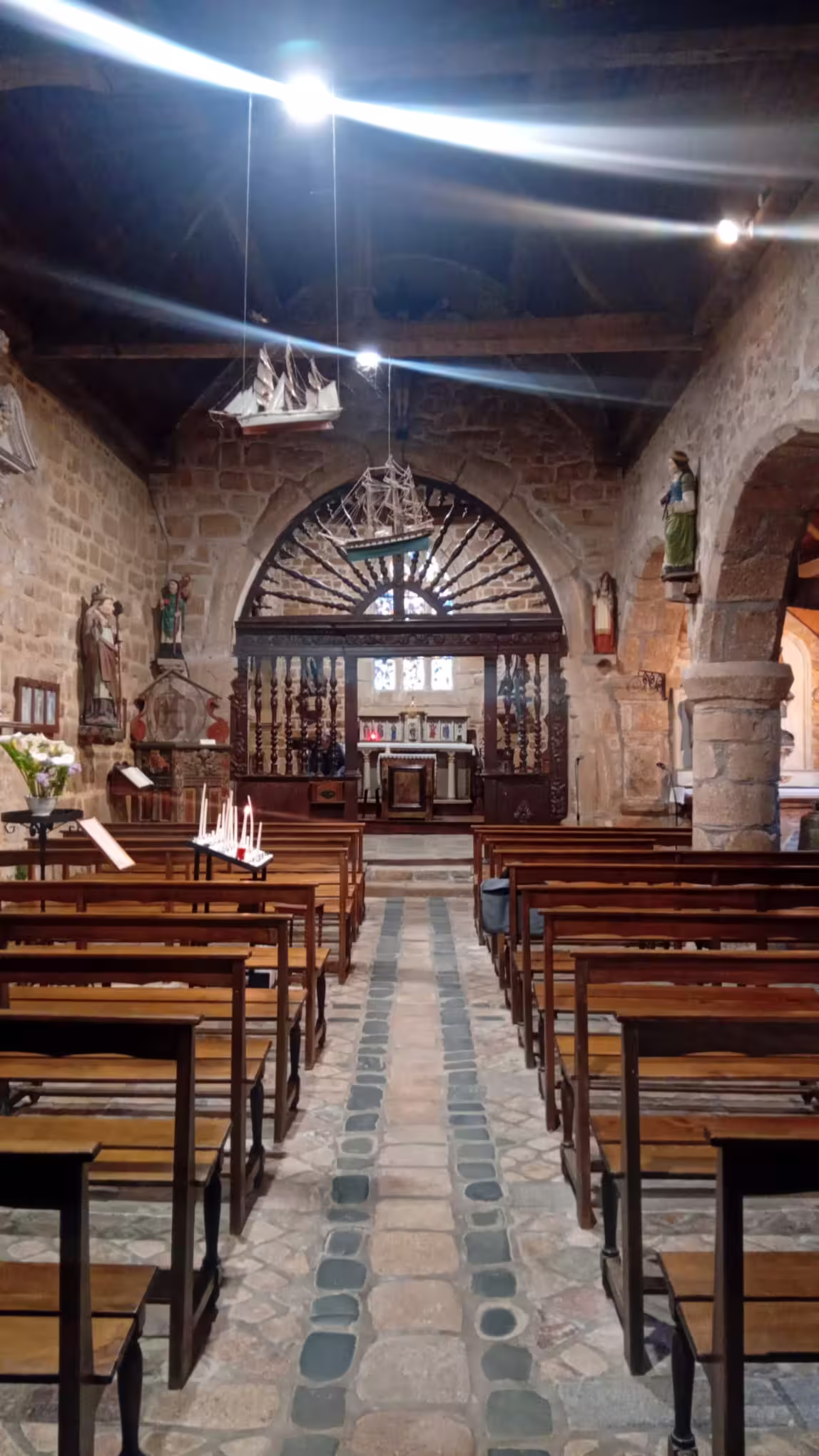 Intérieur d'église